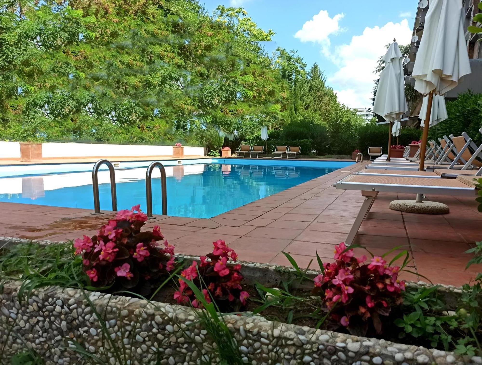 Aurelia Antica Terrace Apt Free Pool And Parking Rome Exterior photo